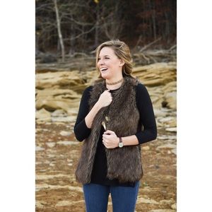🧥 Rue 21 Faux Fur Vest